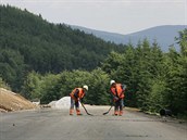 Oprava severní části silnice přes Červenohorské sedlo. Oprava severní části silnice přes Červenohorské sedlo.
