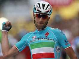 LDR. Vincenzo Nibali nastoupil v zvru druh etapy zbytku balku a po