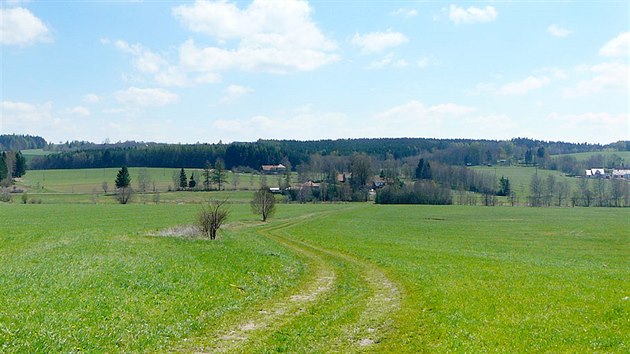 Rozhledna Vojtchov. Vhled z ochoz do kraje je fascinujc, lze spatit Krkonoe vcel sv velikosti i ndhee, vidt je i Krlick Snnk a samozejm drsk vrchy a elezn hory.