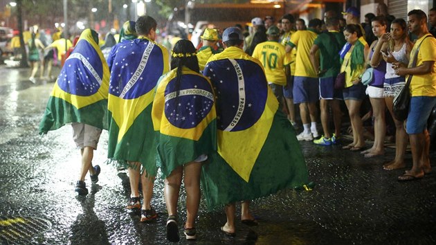 SMUTEK A ZKLAMN Brazilt fanouci se trous v Riu de Janeiru pro semifinlovm debaklu 1:7 s Nmeckem.