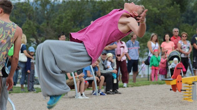 Slavnostn oteven arelu zpestily ukzky street parkouru.