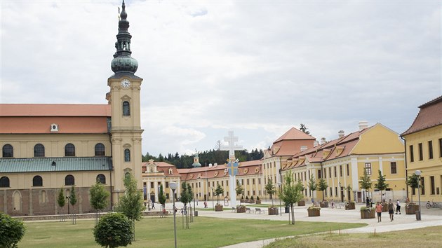 Ndvo ped bazilikou na Velehrad