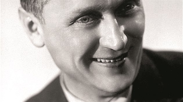 Frantiek Kreuzmann. V letech 1936 a 1945 jeden z nejvytenjch herc, asto dostval zporn role, napklad profesora Lejsala ve filmu kola, zklad ivota.