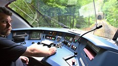 Železniční trať z Dolní Poustevny ve Šluknovském výběžku do sousedního saského... Železniční trať z Dolní Poustevny ve Šluknovském výběžku do sousedního saského...