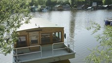 Hausbóty v přístavišti na pražském Smíchově Hausbóty v přístavišti na pražském Smíchově