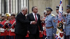 Prezident Miloš Zeman přivítal na Pražském hradě nedávno zvoleného slovenského... Prezident Miloš Zeman přivítal na Pražském hradě nedávno zvoleného slovenského...