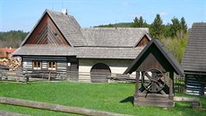 Veselý Kopec. Při vstupu do areálu se v první chvíli návštěvníkovi vybaví... Veselý Kopec. Při vstupu do areálu se v první chvíli návštěvníkovi vybaví...