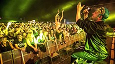 Vystoupení Divokýho Billa sledovalo na festivalu v Přeštěnici v roce 2014... Vystoupení Divokýho Billa sledovalo na festivalu v Přeštěnici v roce 2014...