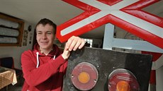 Osmnáctiletý Jan Oliva má v garái malé muzeum eleznice.