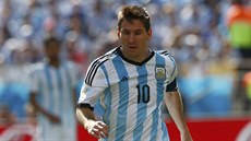 Argentinský útoník Lionel Messi vede mí v osmifinále mistrovství svta.