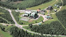 Silnice přes Červenohorské sedlo a tamní lyžařské středisko. (ilustrační snímek) Silnice přes Červenohorské sedlo a tamní lyžařské středisko. (ilustrační snímek)