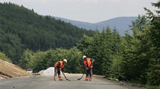 Oprava severní části silnice přes Červenohorské sedlo. Oprava severní části silnice přes Červenohorské sedlo.