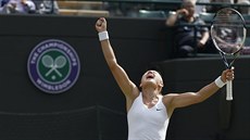 MÁ FORMU. Lucie afáová zatím ve Wimbledonu neztratila ani set - a ví si i na svou krajanku Petru Kvitovou.