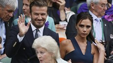 Na finále Wimbledonu dorazil ze známých host také fotbalista David Beckham s...