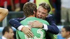 ZVLÁDL JSI TO! Nizozemský kou Louis van Gaal poslal na penaltový rozstel