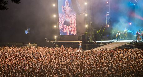 K velkým lákadlm i pro letoní rok jist patí i festival Colours of Ostrava.