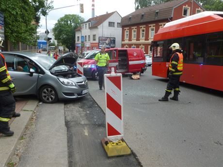 Na míst nehody zasahovali také hasii.