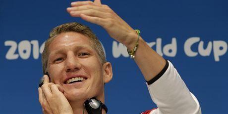 Bastian Schweinsteiger na tiskové konferenci ped finále MS proti Argentin