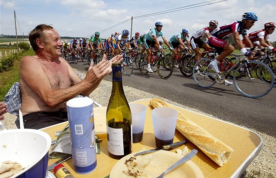 BON APPÉTIT. Fanouci mohou dát na Tour de France prostor svým osobitým chutím,