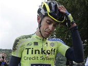 BL͎ SE KONEC. Alberto Contador po pdu v dest etap Tour de France,