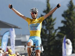 ALPSK VRCHOL JE DOBYT. Vincenzo Nibali vtz ve tinct etap Tour de