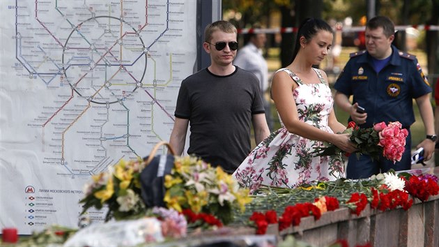 Obyvatel Moskvy truchl za obti havrie metra, pi kter zahynulo 22 lid (14. ervence 2014)