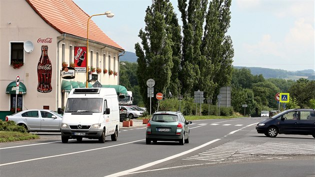 Nebezpenou kiovatku v Pestanov nahrad kruhov objezd.