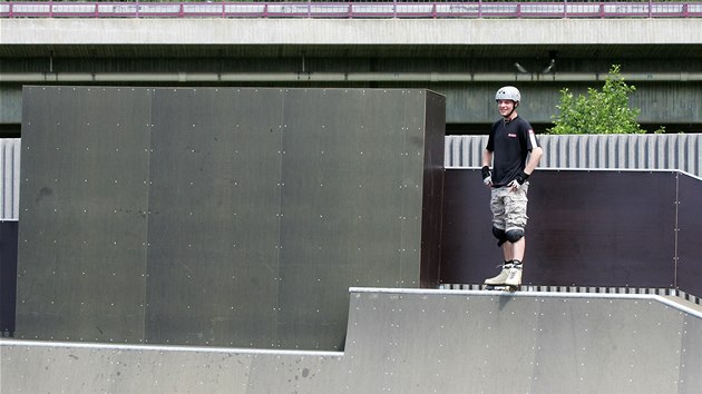 Skateboardist, bruslai a ridei se v Ostrov dokali novho zzem.