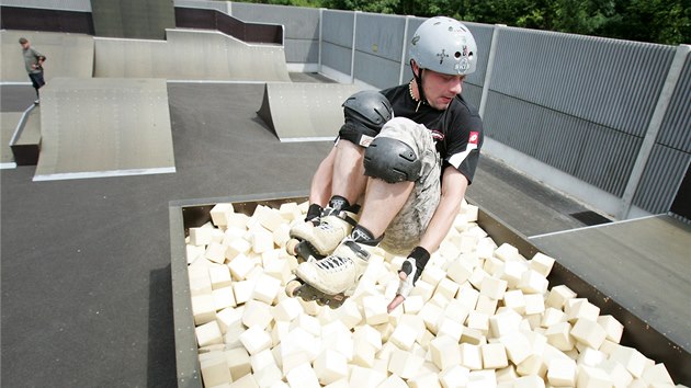 Skateboardist, bruslai a ridei se v Ostrov dokali novho zzem.