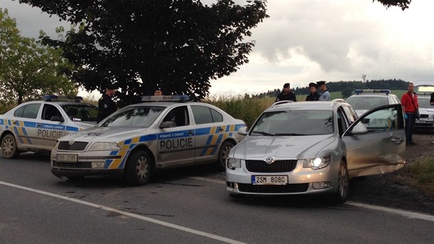 Policist dostihli ujdjc kraden vz a u Stranic ve stednch echch