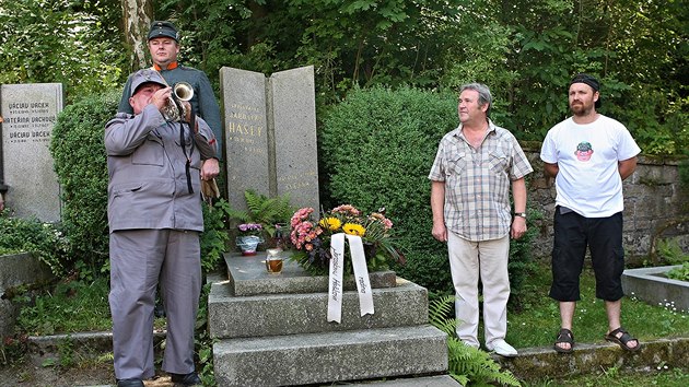 V Lipnici nad Szavou se kon festival Hakova Lipnice, vejkologov na nm vybraj na vznik sochy dobrho vojka. (19. ervence 2014)