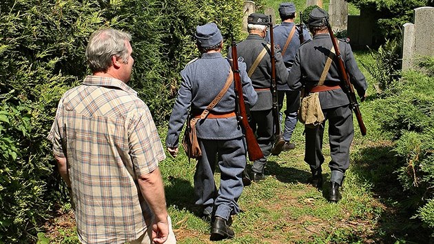 V Lipnici nad Szavou se kon festival Hakova Lipnice, vejkologov na nm vybraj na vznik sochy dobrho vojka. (19. ervence 2014)