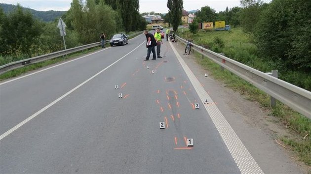 Nehoda motorke a cyklisty u Bludova na umpersku skonila tragdi.