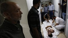 Tlo Palestince zabitého pi izraelských náletech na Pásmo Gazy (16. ervence...