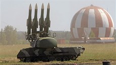 Raketový systém BUK M2 na mezinárodní pehlídce vojenské techniky, která se...