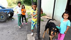 Cisterna je k ubytovně v ulici Na Nivách v ústecké části předlice přistavená... Cisterna je k ubytovně v ulici Na Nivách v ústecké části předlice přistavená...