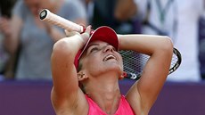 Simona Halepová po triumfu na turnaji v Bukureti. 