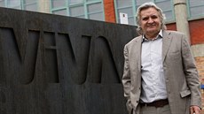 Čestmír Vančura je majitelem známé Kovárny Viva ve Zlíně. Čestmír Vančura je majitelem známé Kovárny Viva ve Zlíně.