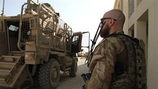 Obrněné vozidlo MRAP na základně Bagrám (17. července 2014) Obrněné vozidlo MRAP na základně Bagrám (17. července 2014)