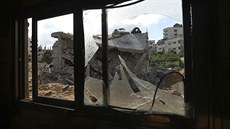 Pohled na dm, který byl znien izraelským náletem na msto Gaza