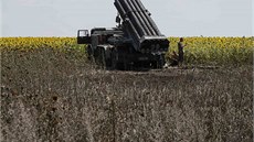 Raketomet poblí východoukrajinského msta Seversk. Zda raketu na ruské území