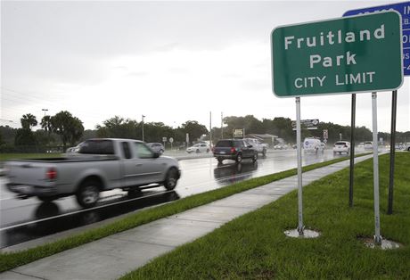 Obyvatele ptitisícového msteka Fruitland Park spojitost místní policie a Ku