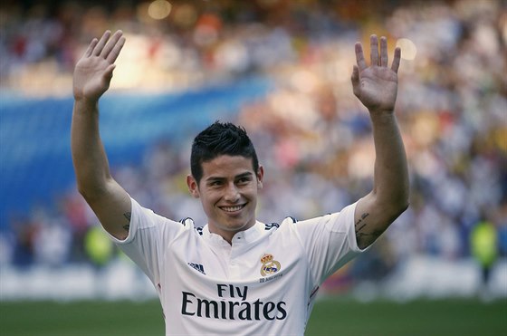 James Rodríguez se pedstavuje fanoukm Realu Madrid.