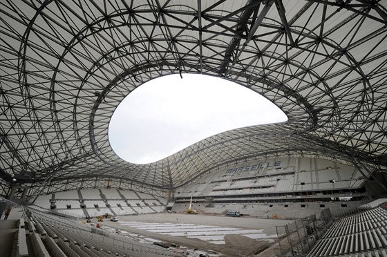 Takhle stadion Vélodrome v Marseille vypadal na zaátku ervence. Hlavní zmnou...