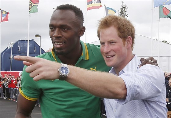 Usain Bolt se ve vesnici sportovc na Hrách  Commonwealthu potkal i s princem...