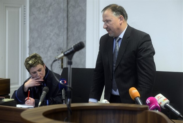 Vladimír Kotrou u soudu