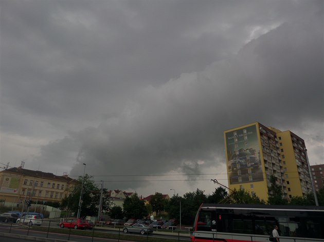 Roll cloud nad Prahou