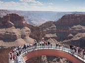 Vyhlídková plošina Grand Canyon Skywalk se otevřela pro turisty v roce 2007. Vyhlídková plošina Grand Canyon Skywalk se otevřela pro turisty v roce 2007.