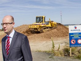 Premiér Bohuslav Sobotka zahájil dostavbu úseku dálnice D11 z Osiek k Bláhovce...