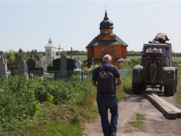 Zborov, cesta k mohyle